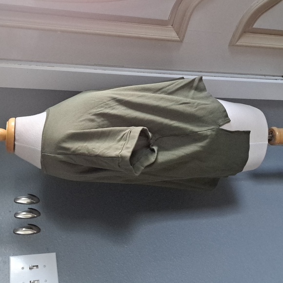 Avia Athleisure Pocket Tee | Size L - Picture 3 of 4